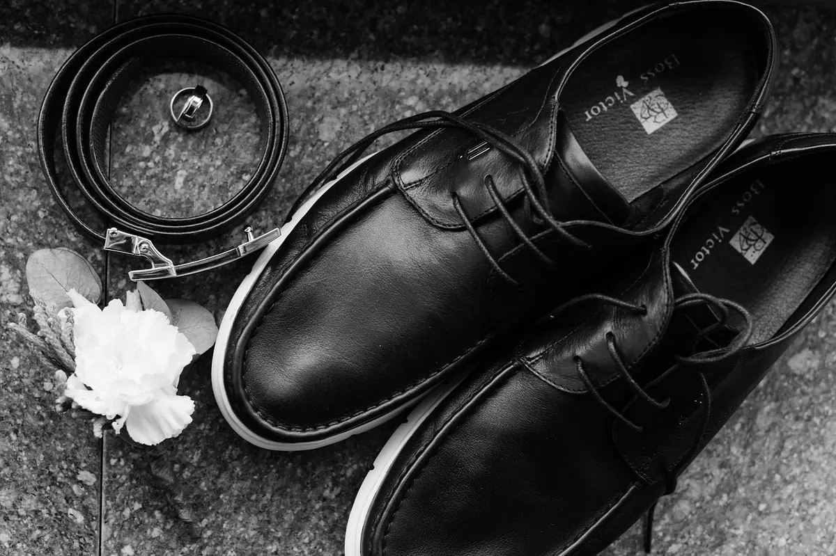 The Accessory Color Matching Guide: 5 Rules for Pairing Bags, Belts, and Shoes
